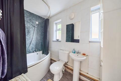 48 Deans Way, Gloucester, GL1 2QF
