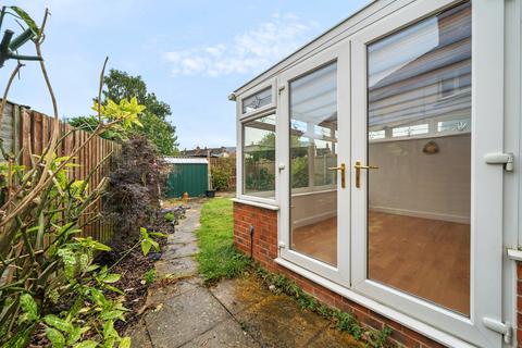 48 Deans Way, Gloucester, GL1 2QF