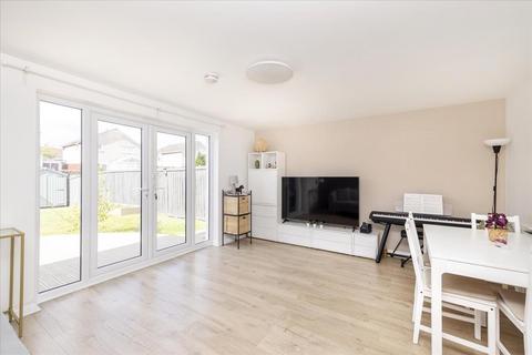 3 bedroom semi-detached house for sale, 69 Mayflower Gardens, Loanhead, EH20