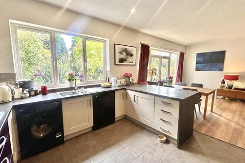 106 Burman Road, Shirley, Solihull, B90 2BQ