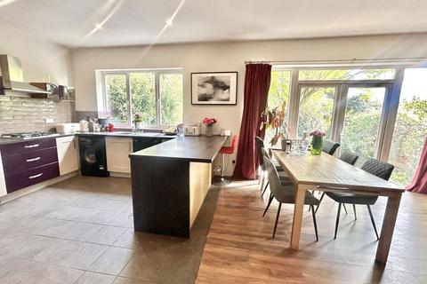 106 Burman Road, Shirley, Solihull, B90 2BQ
