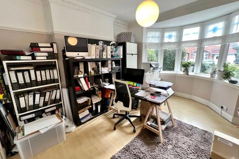 106 Burman Road, Shirley, Solihull, B90 2BQ