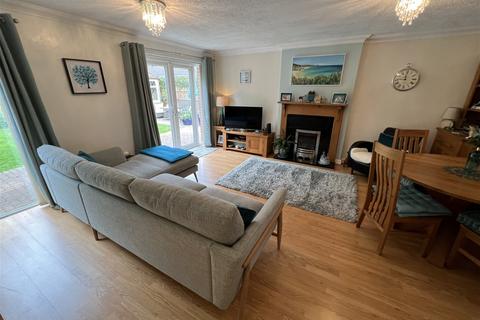 10 Heron Close, Cheswick Green, Solihull, B90 4JB