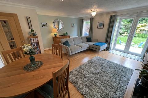 10 Heron Close, Cheswick Green, Solihull, B90 4JB