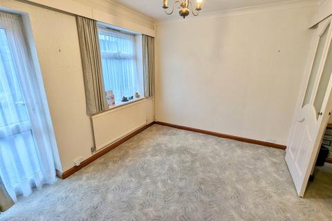 4 Bearley Croft, Shirley, Solihull, B90 4DL
