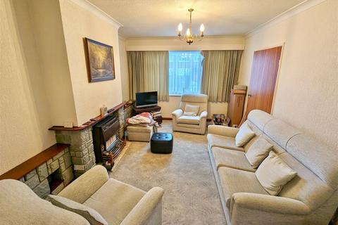4 Bearley Croft, Shirley, Solihull, B90 4DL