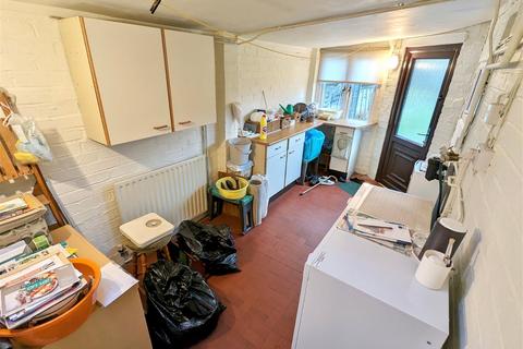 4 Bearley Croft, Shirley, Solihull, B90 4DL