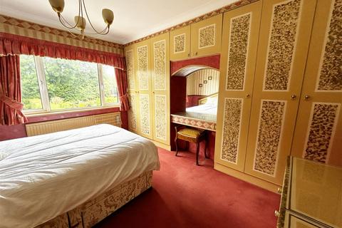 89 Cropthorne Road, Shirley, Solihull, B90 3JL