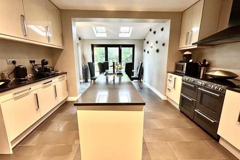 307 Blossomfield Road, Solihull, B91 1TE