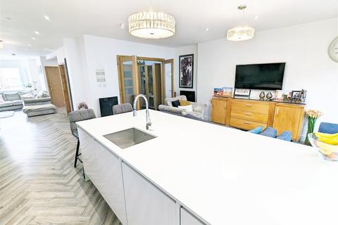 33 Wiseacre Croft, Shirley, Solihull, B90 1BB