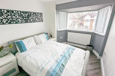 33 Wiseacre Croft, Shirley, Solihull, B90 1BB