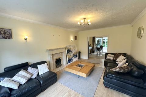 14 Brixfield Way, Shirley, Solihull, B90 1RQ