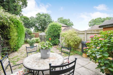 3 bedroom terraced house for sale, Compass Field, Hampshire RG27