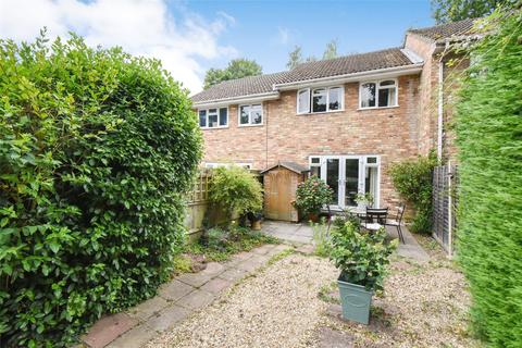 8 Compass Field, Hook, RG27 9SH