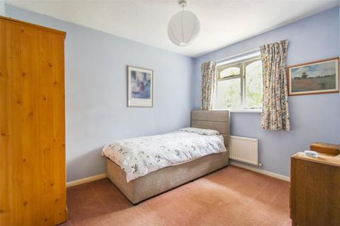 8 Compass Field, Hook, RG27 9SH