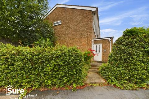 4 bedroom semi-detached house to rent, Cleves Road, Hemel Hempstead, Hertfordshire, HP2 7LH