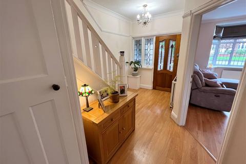 138 Bills Lane, Shirley, Solihull, B90 2PQ