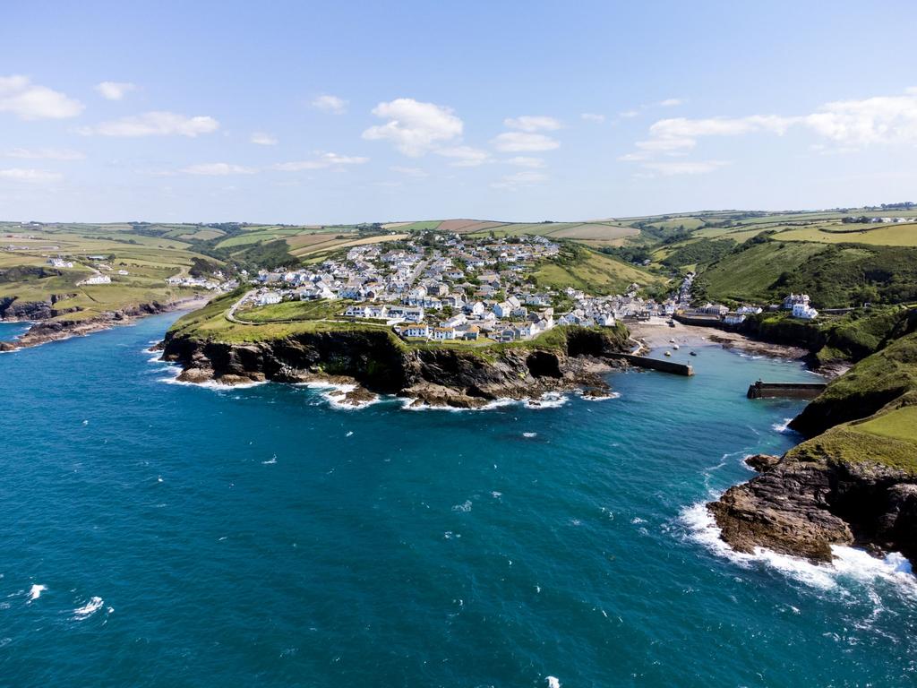 66059882e469f Port Isaac Harbour lowres