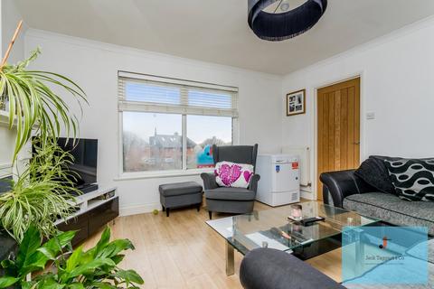 4 bedroom semi-detached house to rent, Henfield Way, Hove, BN3