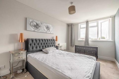 2 bedroom apartment for sale, St Lukes Road, Old Windsor SL4