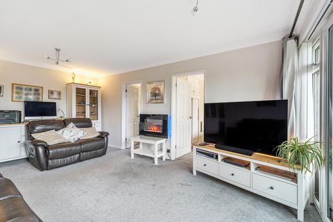 2 bedroom flat for sale, Ferndown Close, Taunton