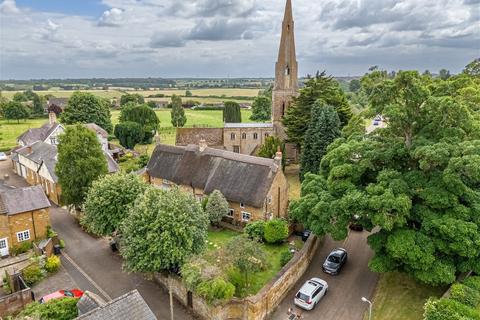 3 bedroom cottage for sale, Stable Yard, Kettering NN14