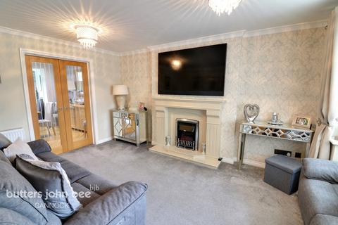 4 bedroom detached house for sale, Squirrel Close, Cannock