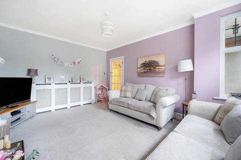 3 bedroom semi-detached house to rent, Fryston Avenue, Surrey, CR5  2PT