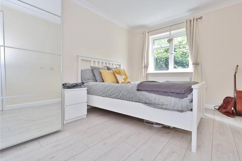 2 bedroom maisonette for sale, Cardigan Close, St Johns, Woking, Surrey, GU21