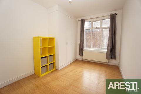 3 bedroom flat to rent, 230 Seven Sisters Road, London N4