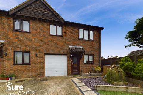 2 bedroom semi-detached house to rent, Ellen Close, Hemel Hempstead, Hertfordshire, HP2 5LX