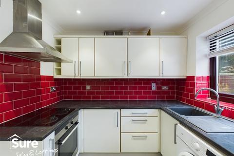 2 bedroom semi-detached house to rent, Ellen Close, Hemel Hempstead, Hertfordshire, HP2 5LX