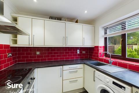 2 bedroom semi-detached house to rent, Ellen Close, Hemel Hempstead, Hertfordshire, HP2 5LX
