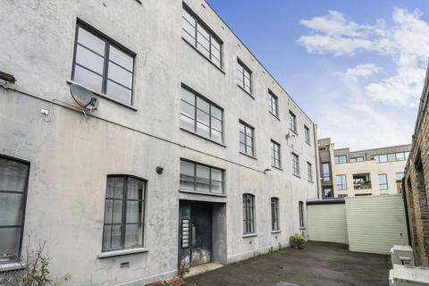 3 bedroom flat for sale, Sternhall Lane, Peckham