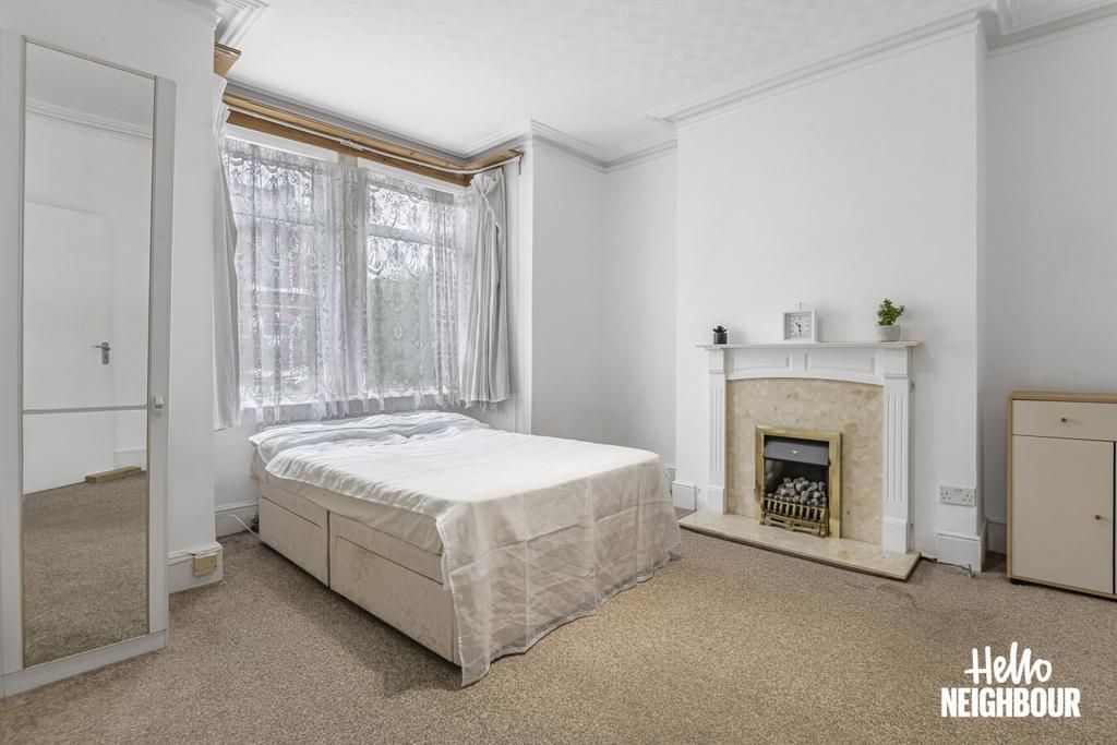 Bedroom, fireplace