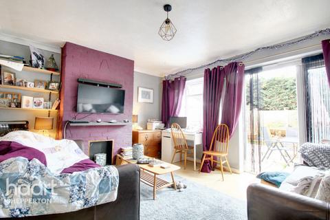 12 Francis Close, Shepperton, TW17 0EP