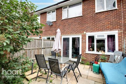 12 Francis Close, Shepperton, TW17 0EP