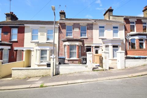 3 bedroom terraced house to rent, Monins Road Dover CT17