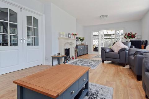 5 bedroom detached house for sale, Lonsdale Avenue, Margate