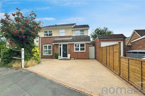 4 bedroom detached house for sale, The Gardens, Tongham, Farnham