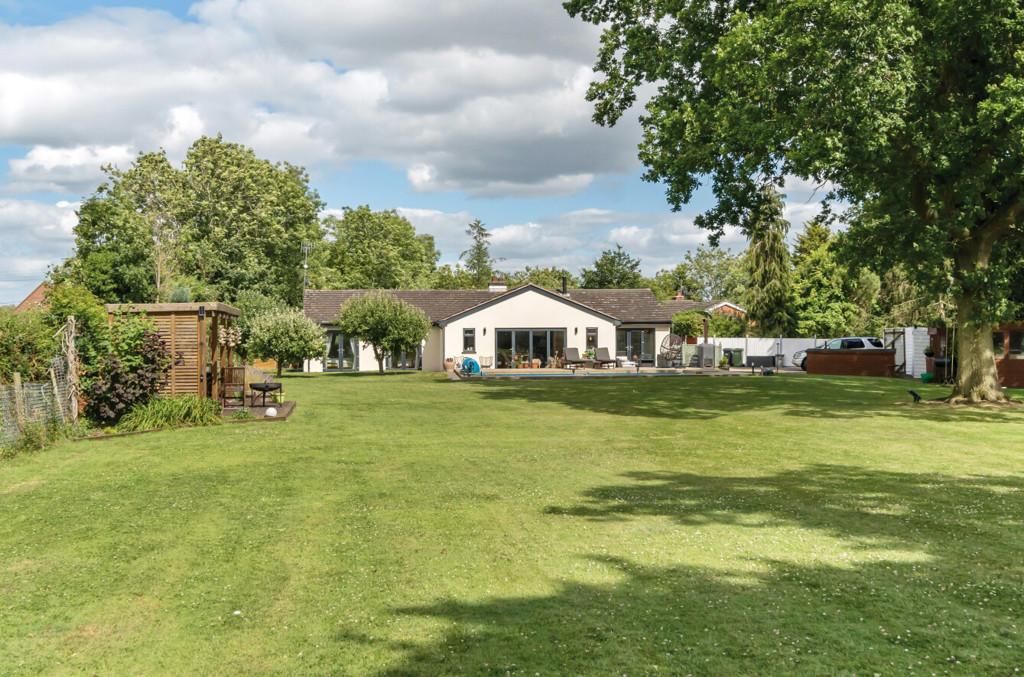 Hawbridge, Stoulton, Worcester 4 bed bungalow for sale £750,000