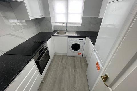 2 bedroom flat to rent, Dairyman Close, Cricklewood NW2