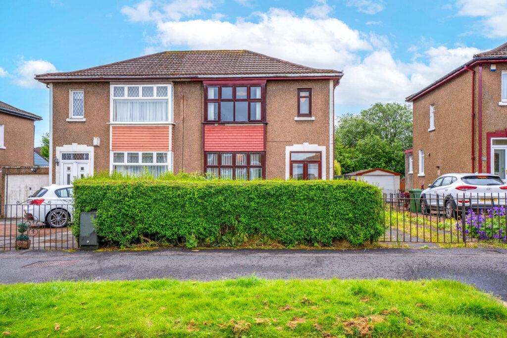 71 Kenmure Avenue Bishopbriggs... 3 bed semi-detached villa - £224,995