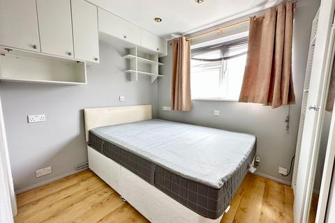 3 bedroom maisonette to rent, Finchley , London N3