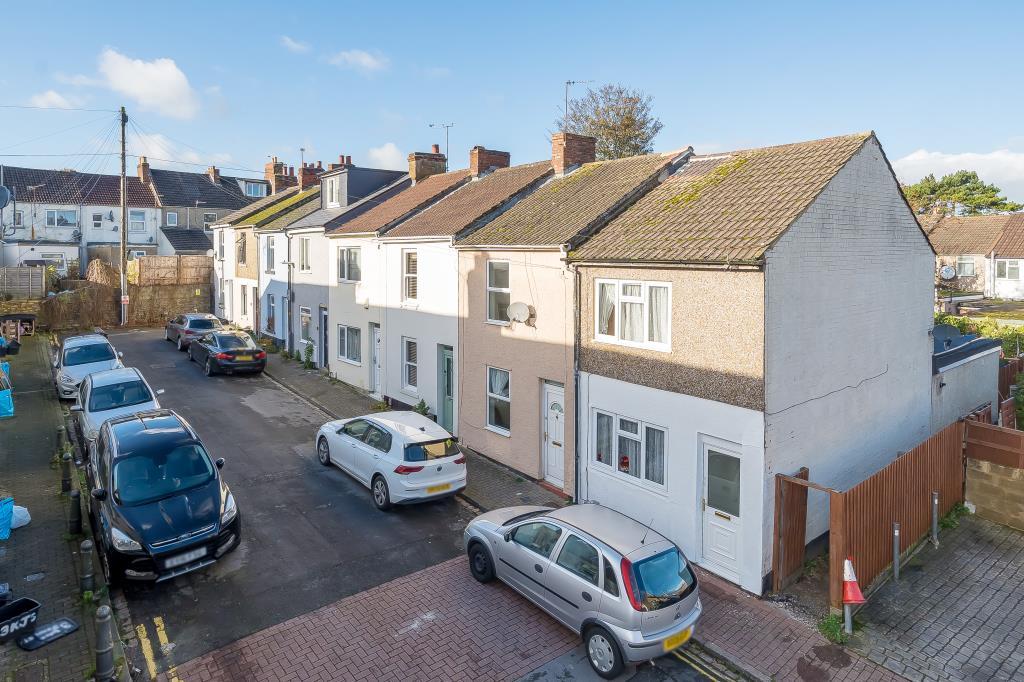 Swindon, Wiltshire, SN1 2 bed terraced house for sale £200,000