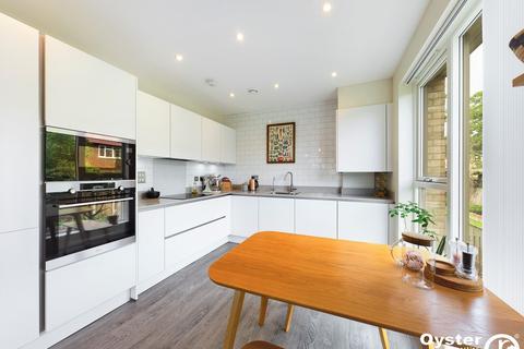 1 bedroom flat for sale, Avenue Road, Milligan House, N14