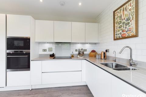 1 bedroom flat for sale, Avenue Road, Milligan House, N14