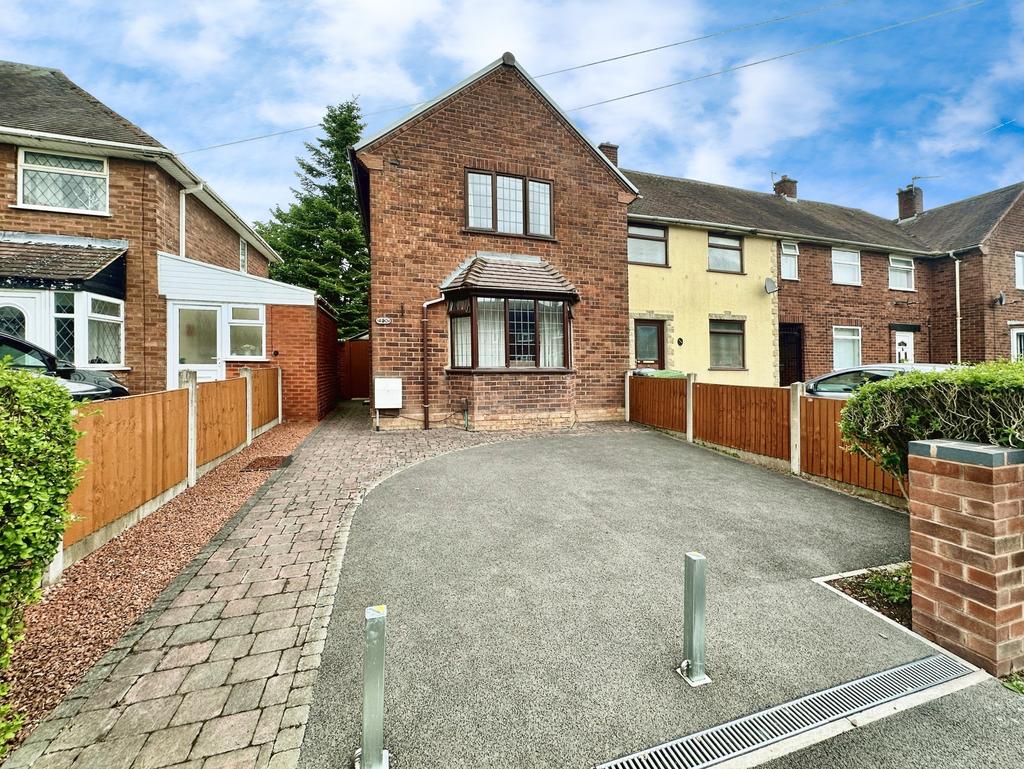 Griffiths Drive, Wolverhampton WV11 2 bed end of terrace house for sale