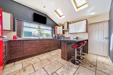 4 bedroom bungalow for sale, Abingdon Road, Witney OX29