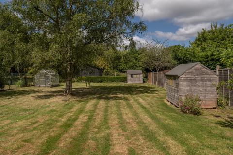 3 bedroom bungalow for sale, Weatherhill Close, Horley, RH6